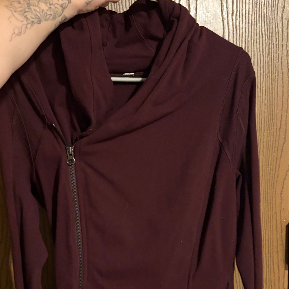Lululemon maroon jacket size 6